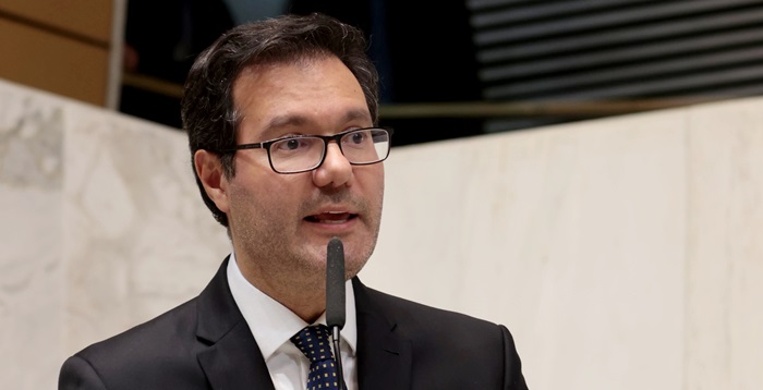 Desesperado, Madureira perde terceiro pedido de censura contra o PIRANOT; candidato está empacado nas pesquisas