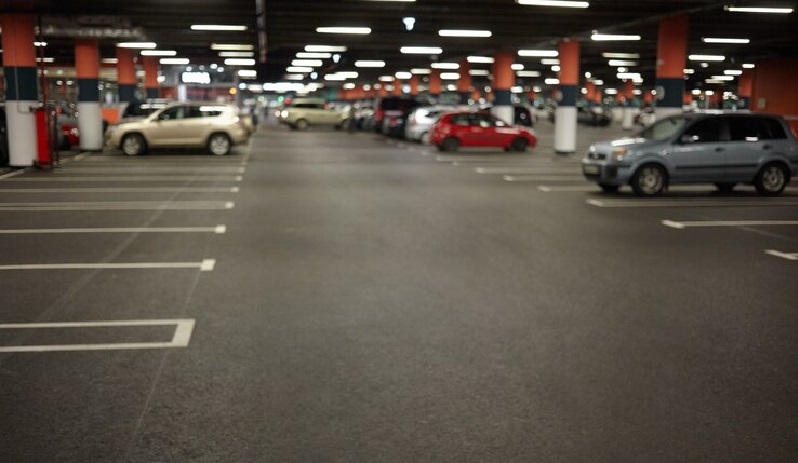 Homem tem veículo furtado em estacionamento de supermercado em Piracicaba