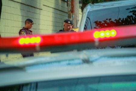 Motorista embriagado, sem CNH e com drogas é preso após fugir de bloqueio da GCM em São Pedro
