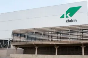 Klabin abre 9 vagas em Piracicaba e mantém oportunidades com salário de referência, qualificação e atualização do PAT