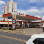 Posto suspeito de vender combustível adulterado é interditado em Piracicaba