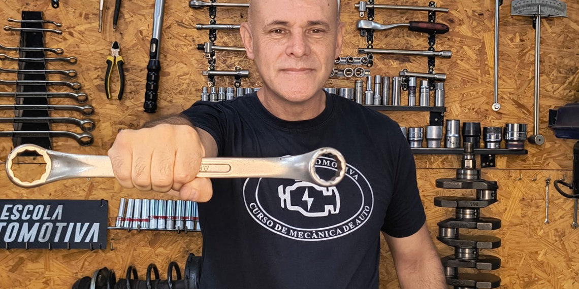Mude de profissão em um ano com o curso de Mecânica de Automóveis da Escola Automotiva de Piracicaba