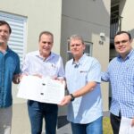 Ao lado de Helinho Zanatta, governador Tarcísio de Freitas anuncia 150 casas populares em Piracicaba