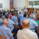 Motoristas do transporte coletivo conquistam 7,53% de reajuste salarial e greve é suspensa