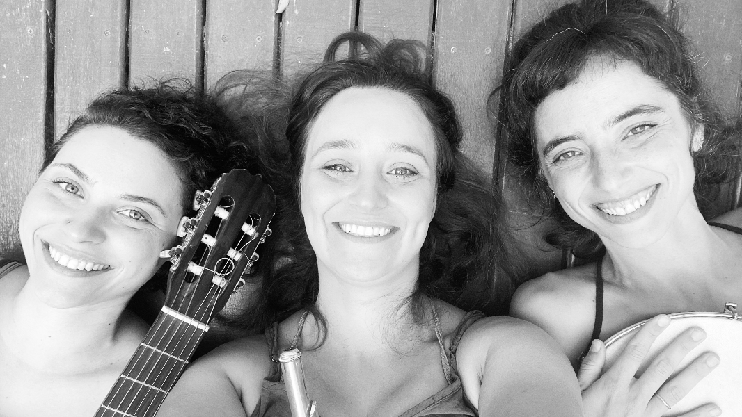 Trio Ziriguidum apresenta “Desculpe o Auê” no Teatro do SESI Piracicaba