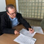 Prefeito Helinho Zanatta assina leis de regularização fundiária e de edificações