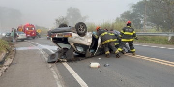 Grave colisão entre dois carros deixa quatro feridos em Piracicaba nesta manhã