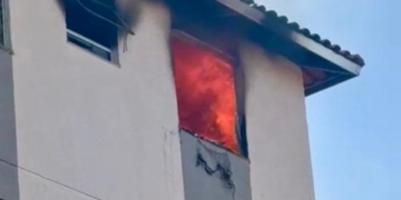 Incêndio destrói apartamento nesta manhã (18), em Piracicaba