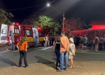 Motociclista colide contra muro de residência e fica em estado grave em Piracicaba
