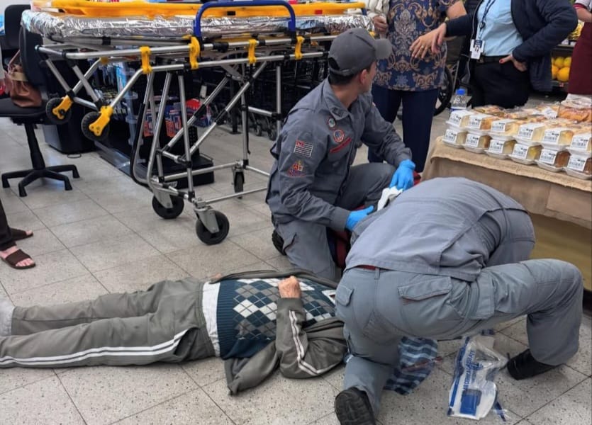 Idoso de 84 anos sofre queda grave em supermercado no Centro de Piracicaba