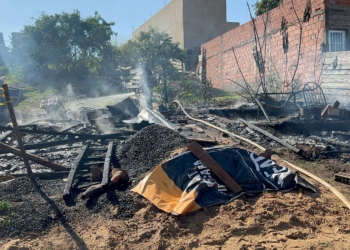 Fogo destrói moradias em comunidade do bairro Novo Horizonte, em Piracicaba