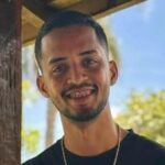 Motociclista que morreu ao colidir em caminhão na Rodovia do Açúcar é identificado