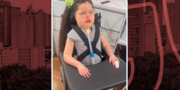 Pais pedem ajuda para filha de oito anos com doença degenerativa rara em Piracicaba