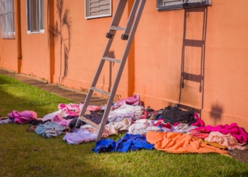 Mulher em surto ameaça incendiar apartamento com os três filhos dentro na região de Piracicaba