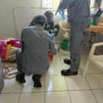 Mulher sofre fratura na perna após escorregar no banheiro e ter pia caída sobre o corpo, em Piracicaba