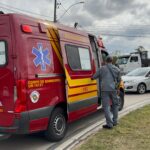 Motociclista do iFood fica ferido após escorregar em pedras soltas na SP-304, em Piracicaba