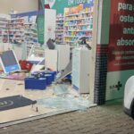 Carro invade farmácia e deixa feridos em Piracicaba