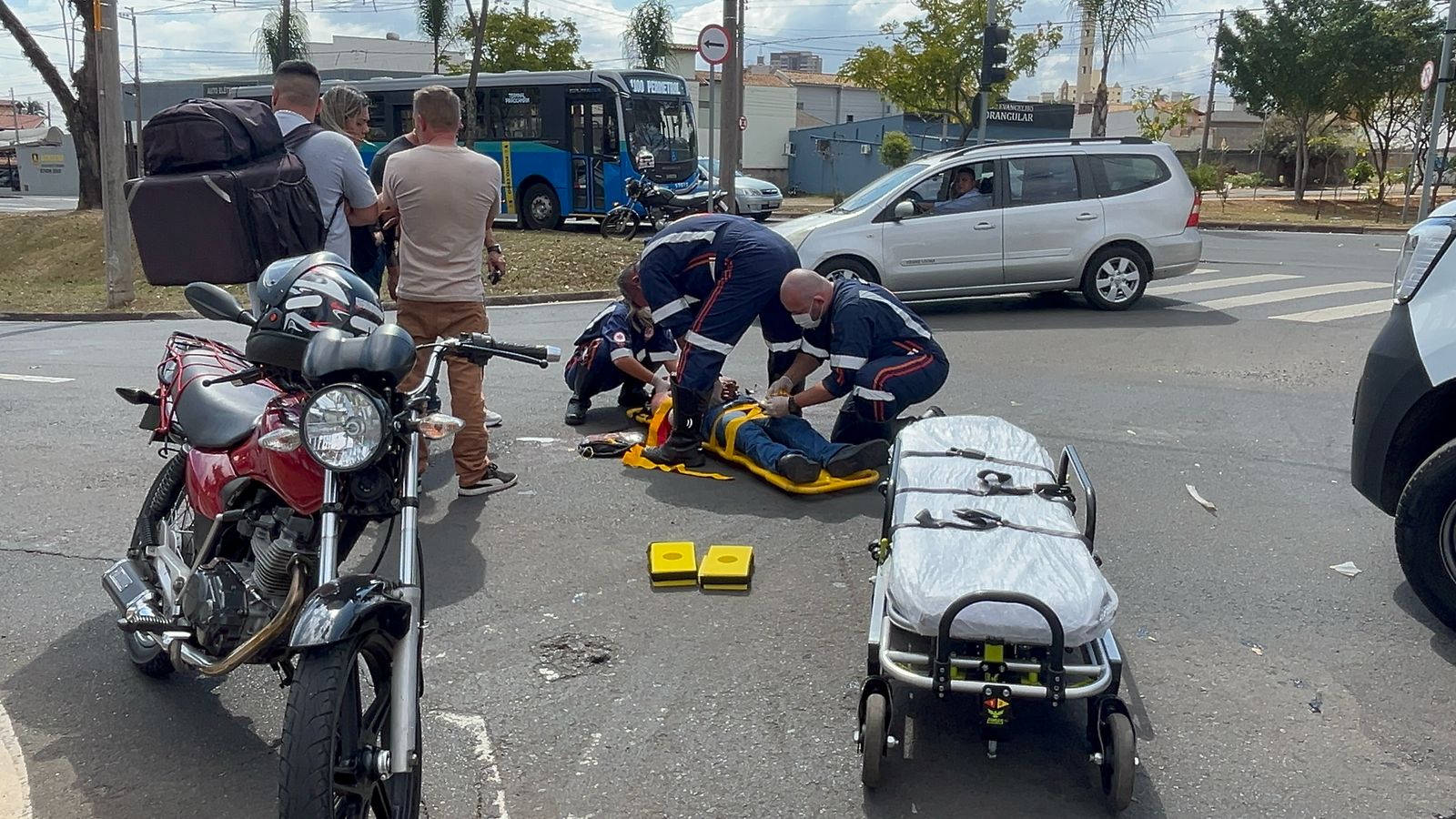 Motociclista fica gravemente ferido após colisão frontal em Piracicaba
