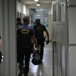 Criança de seis anos é encontrada nua e machucada abandonada em terreno de Piracicaba