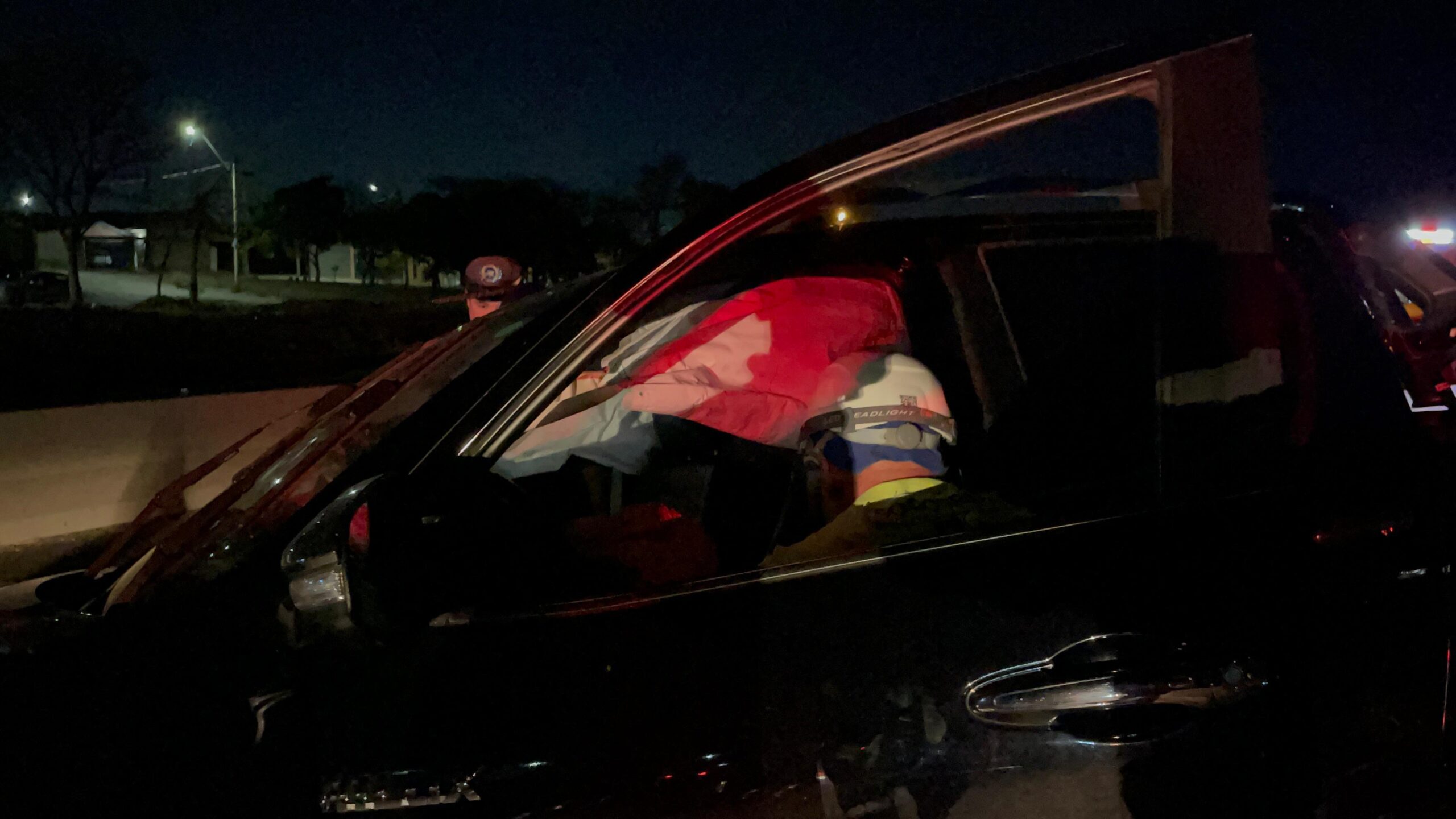 Casal abandona caminhonete após capotar em acidente com bitrem em rodovia de Piracicaba