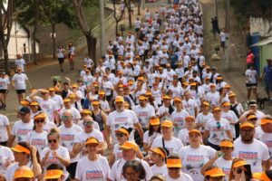 Em-2024-a-Caminhada-do-Humor-contou-com-a-participacao-de-mais-de-500-pessoas.-1-1024×683