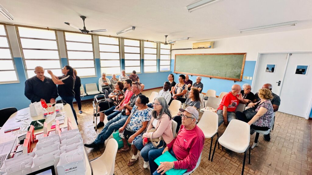 Prefeitura de Piracicaba realiza entrega de aparelhos auditivos e avança para zerar fila de espera