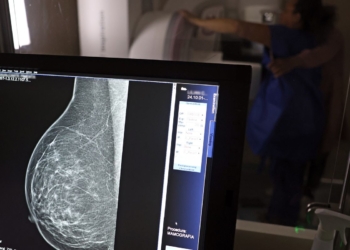 Câncer de mama: saiba como acessar auxílio-doença e outros benefícios