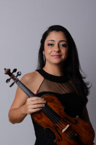 A violinista Gabriela Queiroz é spalla da Orquestra Sinfônica Brasileira – Foto Ana Clara Miranda