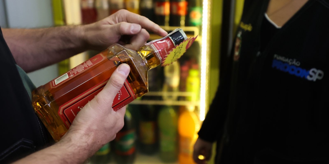 Procon fará ação simultânea com orientações sobre metanol em bares de todo o Estado de SP