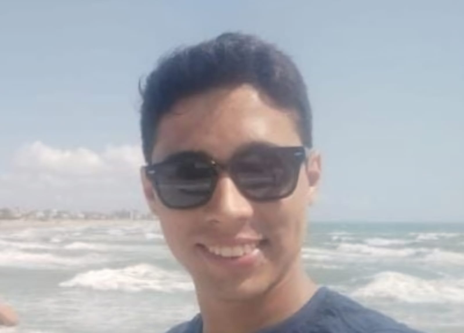 Motociclista que morreu em acidente envolvendo caminhão de cinco eixos, em Rio das Pedras, é identificado