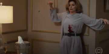 Odete Roitman (Debora Bloch) é assassinada em Vale Tudo Foto: Reprodução/Globo