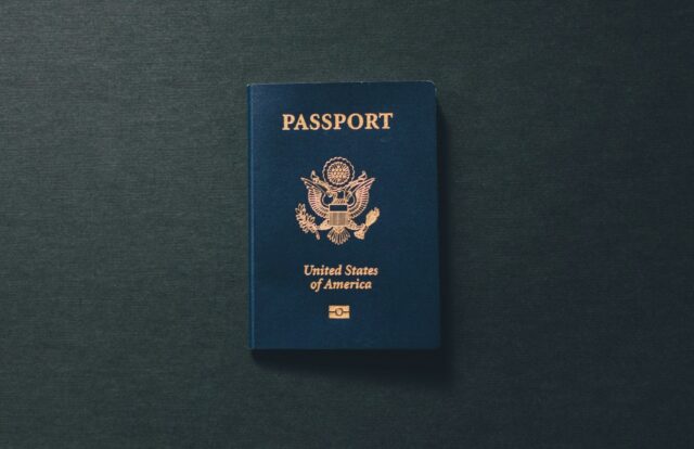 kelly-sikkema-riuzqofq8xe-unsplash