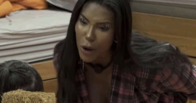 773529762-carol-em-a-fazenda-17
