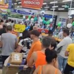 Carrefour registra longas filas e poucos caixas funcionando no fim de semana em Piracicaba