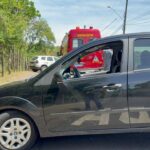 Bebê fica ferido após mãe sem habilitação perder controle do carro em Piracicaba