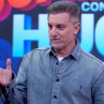 Climão no “Domingão”: falha técnica irrita Luciano Huck e gera repercussão nas redes