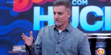 Climão no “Domingão”: falha técnica irrita Luciano Huck e gera repercussão nas redes
