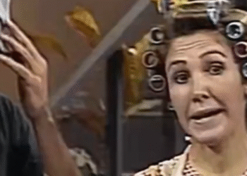 'Ainda haverá festa': após polêmica com Zezé Di Camargo, SBT exibe episódio inédito de Chav...