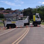 Moradores denunciam isolamento há quatro dias após obstrução da Rodovia Samuel de Castro Neves e cobram providências do poder público