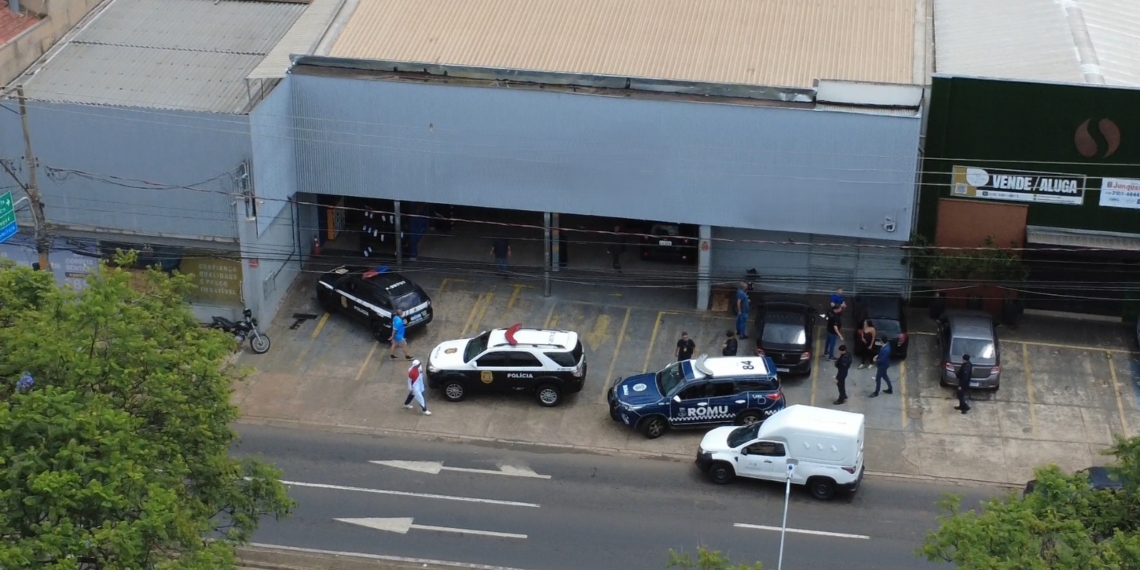 Centro automotivo é alvo de busca e apreensão da Polícia Civil em Piracicaba; estabelecimento aplicava golpes em mulheres e idosos