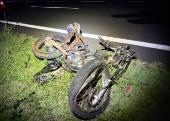 Acidente envolvendo carro e moto mata jovem de 17 anos na Rodovia Geraldo de Barros