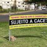 Faixa proibindo “giro” e “grau” surge em mais um bairro de Piracicaba
