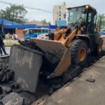 Avenida Armando Salles de Oliveira amanhece destruída após chuva em Piracicaba; equipes trabalham no local
