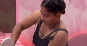 1740547006-milena-apos-eliminacao-de-cowboy