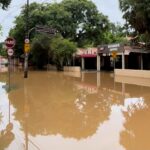 Rio Piracicaba transborda e alaga Rua do Porto após alta no nível das águas