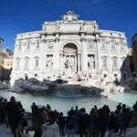 Roma passa a cobrar taxa para acesso próximo à Fontana di Trevi