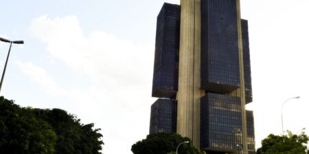 Selic a 14,25% encarece crédito e pressiona consumo e investimento em 2026