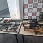 Indivíduo apontado como chefe de quadrilha e que produzia armas em impressora 3D é preso em Rio das Pedras