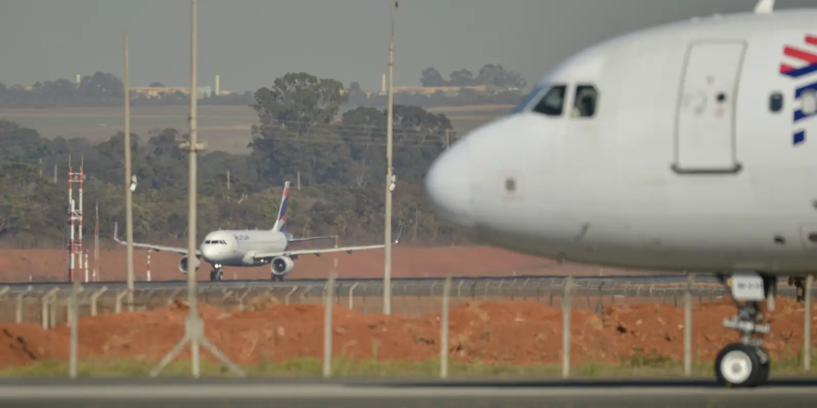 avioes-aeroporto_mcamgo_abr_290720221818-12