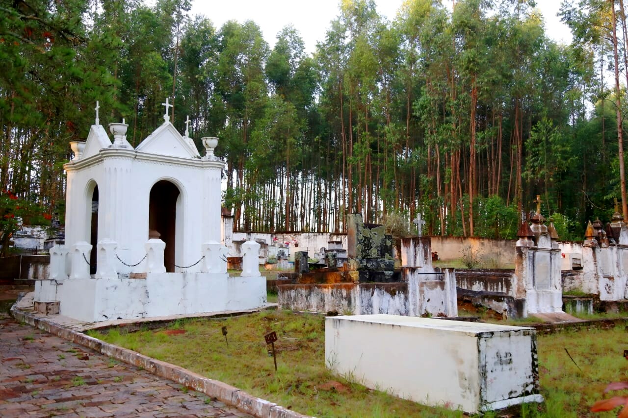 Cemitério de Itaqueri da Serra integra a memória histórica da comunidade